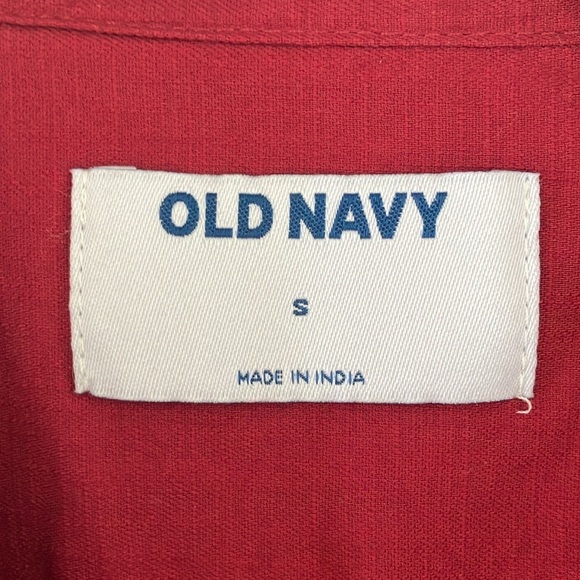 NWT Men’s Old Navy Hawaiian Red Floral Button Down Short Sleeve Shirt - Picture 4 of 6